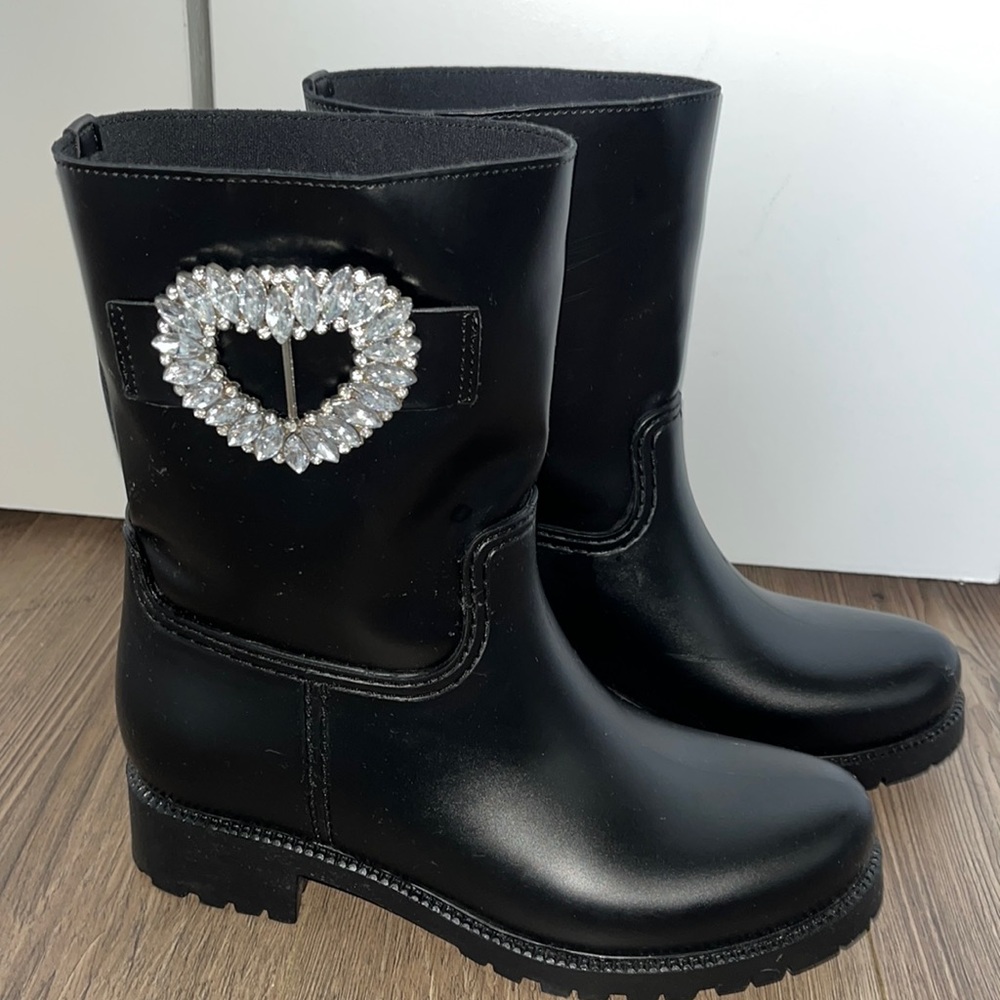 Black Boots